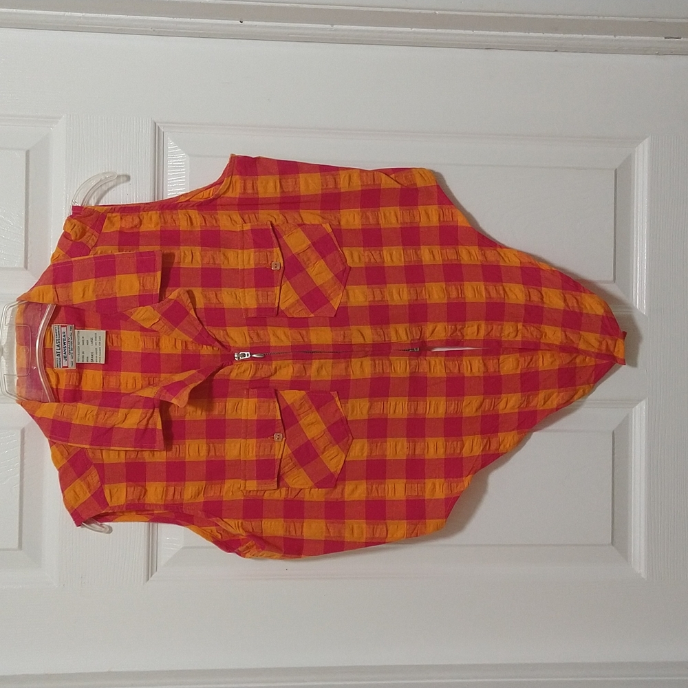 90 s Vintage, Juniors size 11-13 -Large, tie front, sleveless blouse.